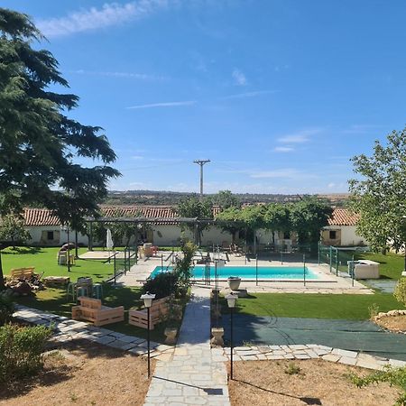 Casa Rural Palacio Conde De Aldana Con Piscina Entre Encinares Y Dehesas Terradillos Buitenkant foto