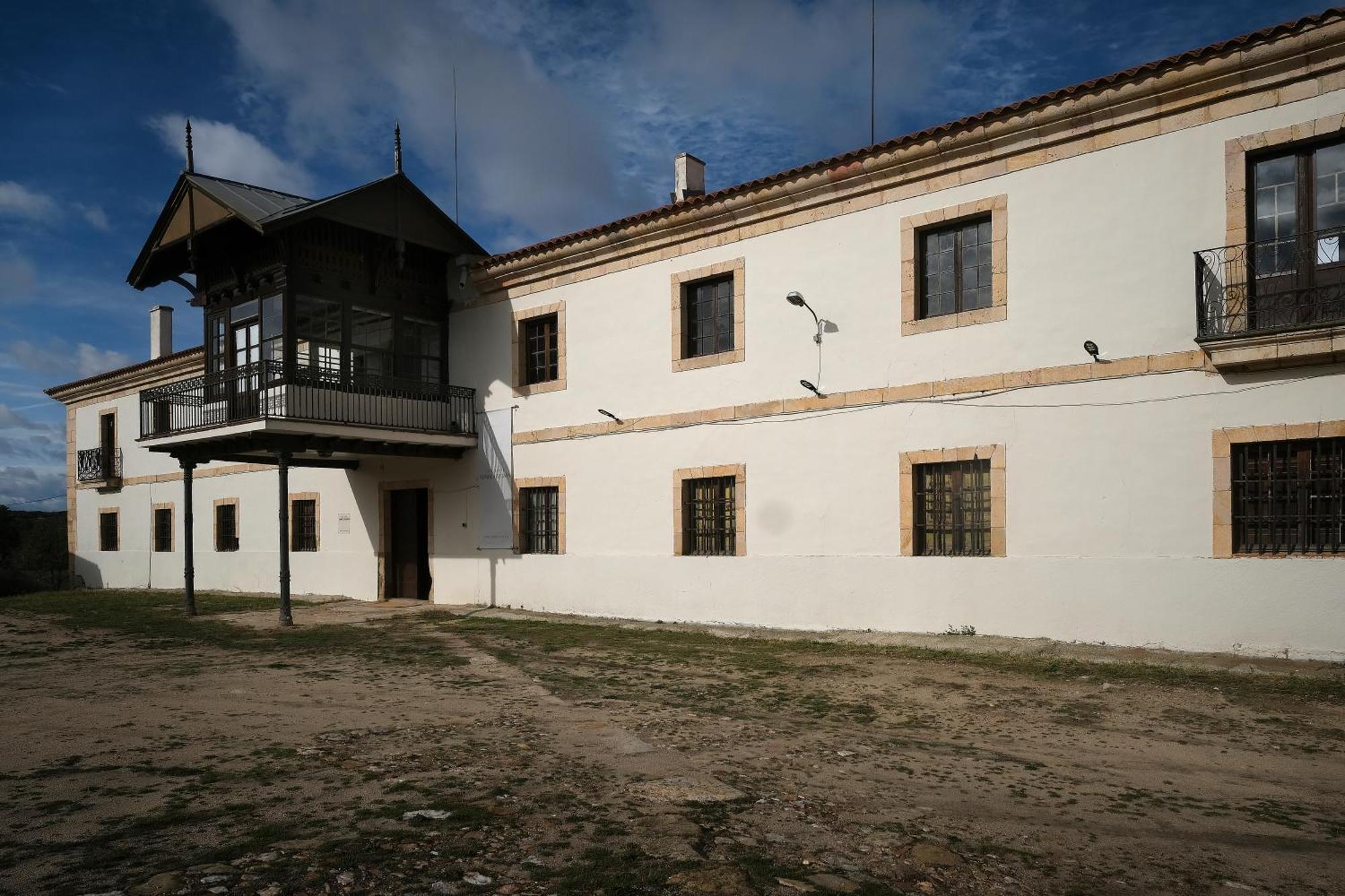 Casa Rural Palacio Conde De Aldana Con Piscina Entre Encinares Y Dehesas Terradillos Buitenkant foto