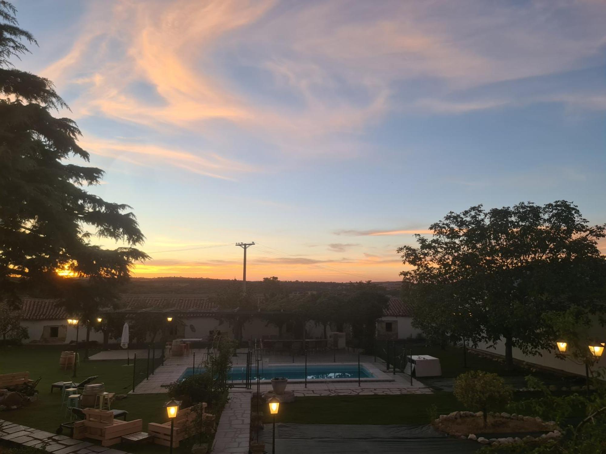 Casa Rural Palacio Conde De Aldana Con Piscina Entre Encinares Y Dehesas Terradillos Buitenkant foto