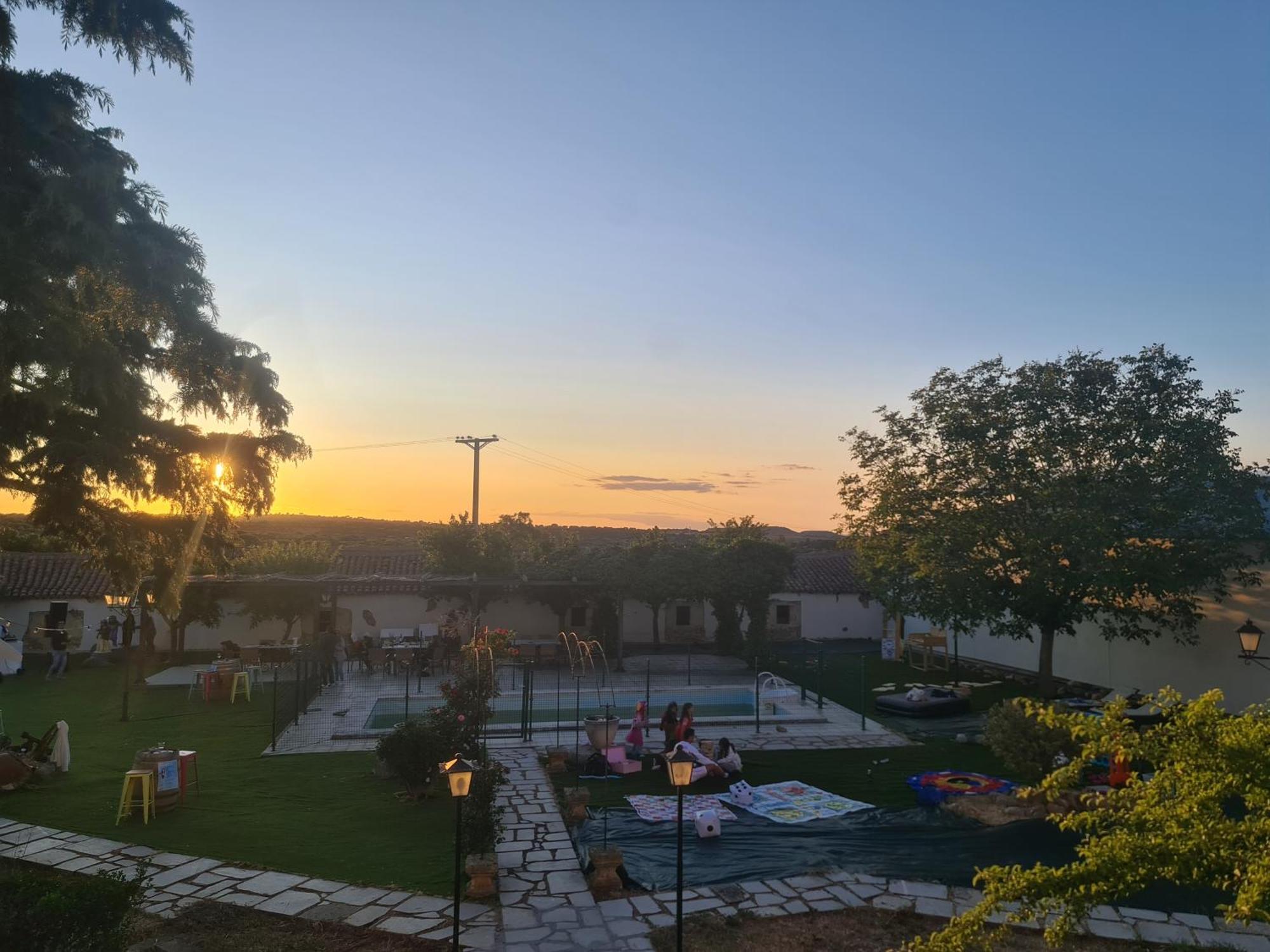 Casa Rural Palacio Conde De Aldana Con Piscina Entre Encinares Y Dehesas Terradillos Buitenkant foto