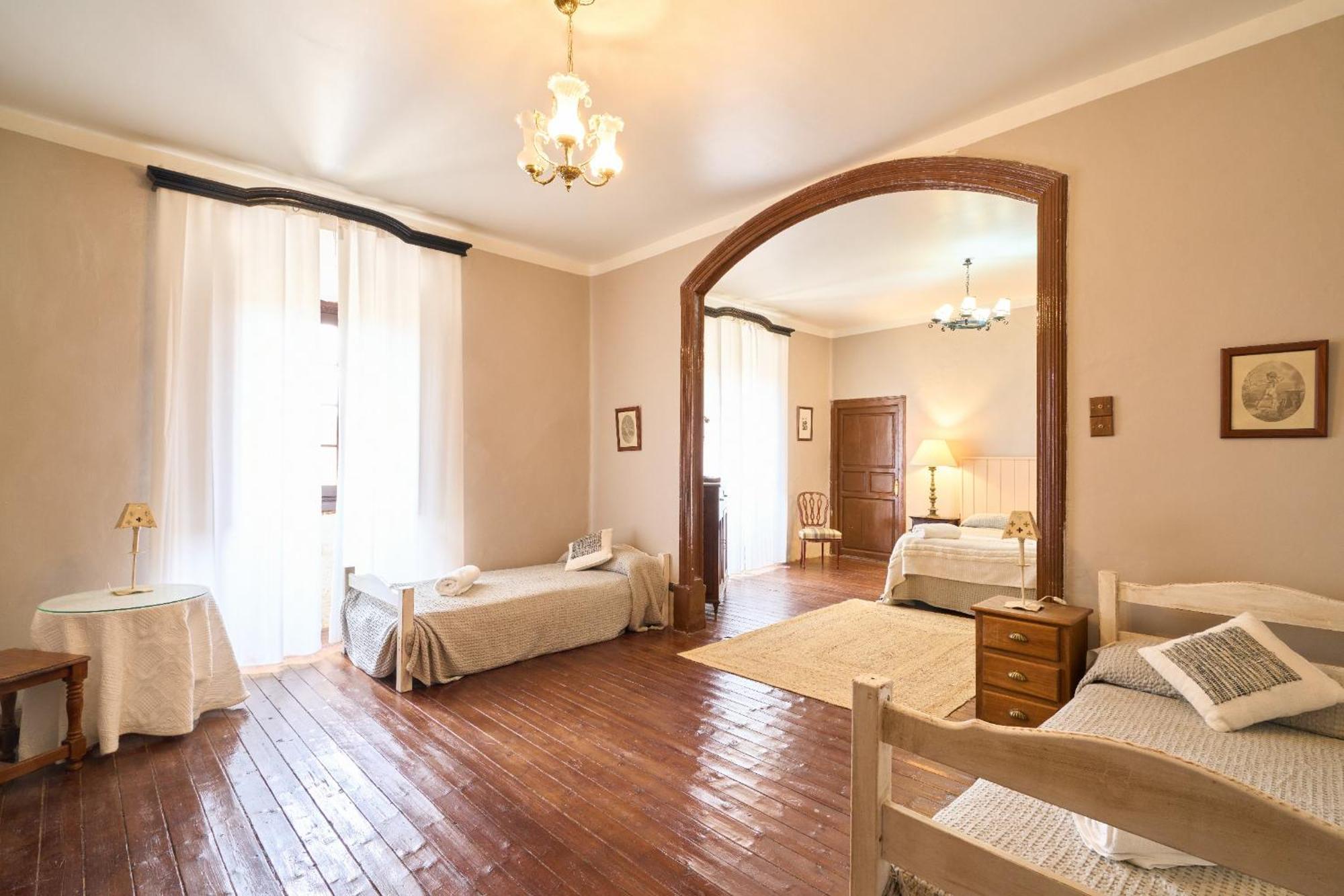 Casa Rural Palacio Conde De Aldana Con Piscina Entre Encinares Y Dehesas Terradillos Buitenkant foto